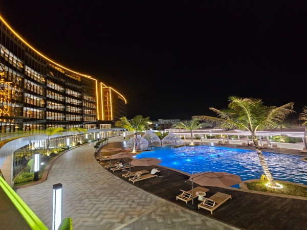 新世界公司游泳池